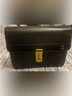 Authentic DUNHILL Black Leather Clutch bag DC1682L